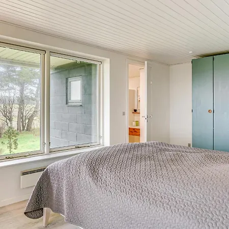 Dom wakacyjny 3 Bedroom Awesome In