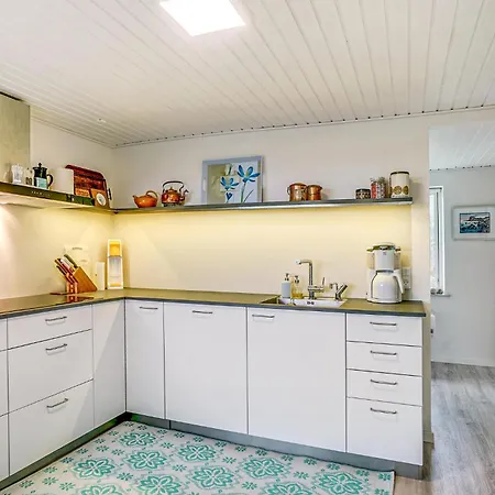 Dom wakacyjny 3 Bedroom Awesome In